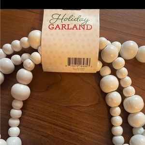 BRAND NEW HOLIDAY GARLAND WHITE WOOD BEADS